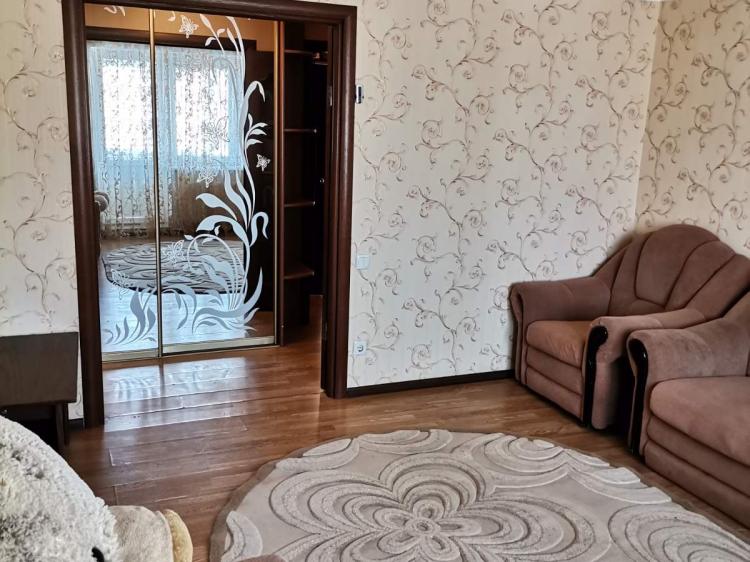 Четырёхкомнатная квартира, Покровск, Лазурный (Продажа) - ID: 3413