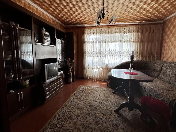 Трикімнатна квартира, Покровськ, Шахтарський (Продаж) - ID: 3732